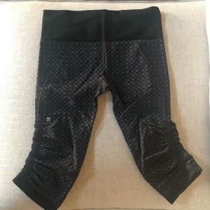 Lululemon In the Flow Crop- EUC!!